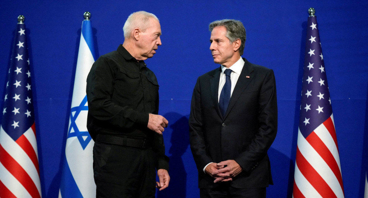 Antony Blinken junto a Yoav Gallant. Foto: Reuters.