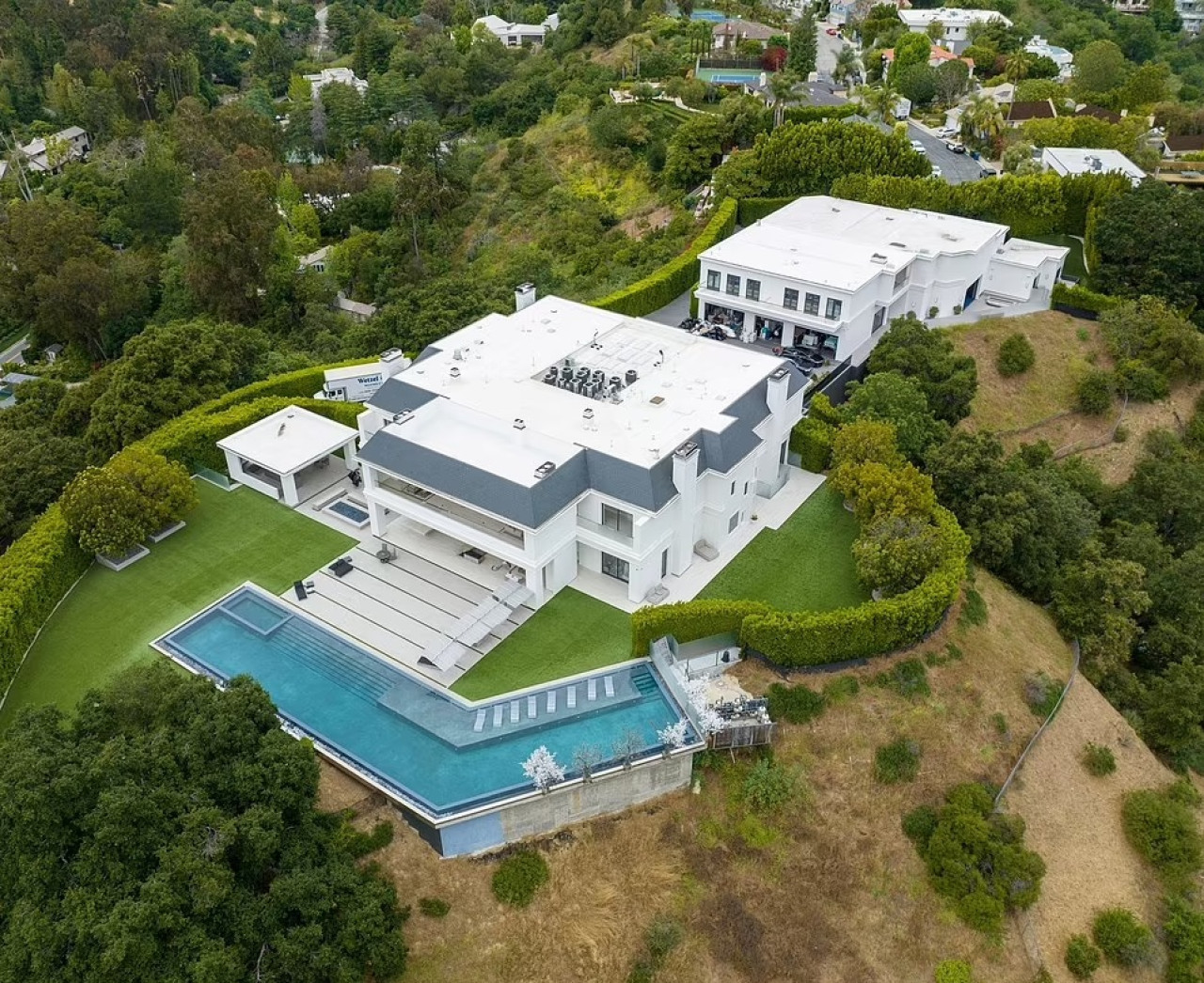 La mansión de Jennifer Lopez y Ben Affleck, en venta por 65 millones de dólares.