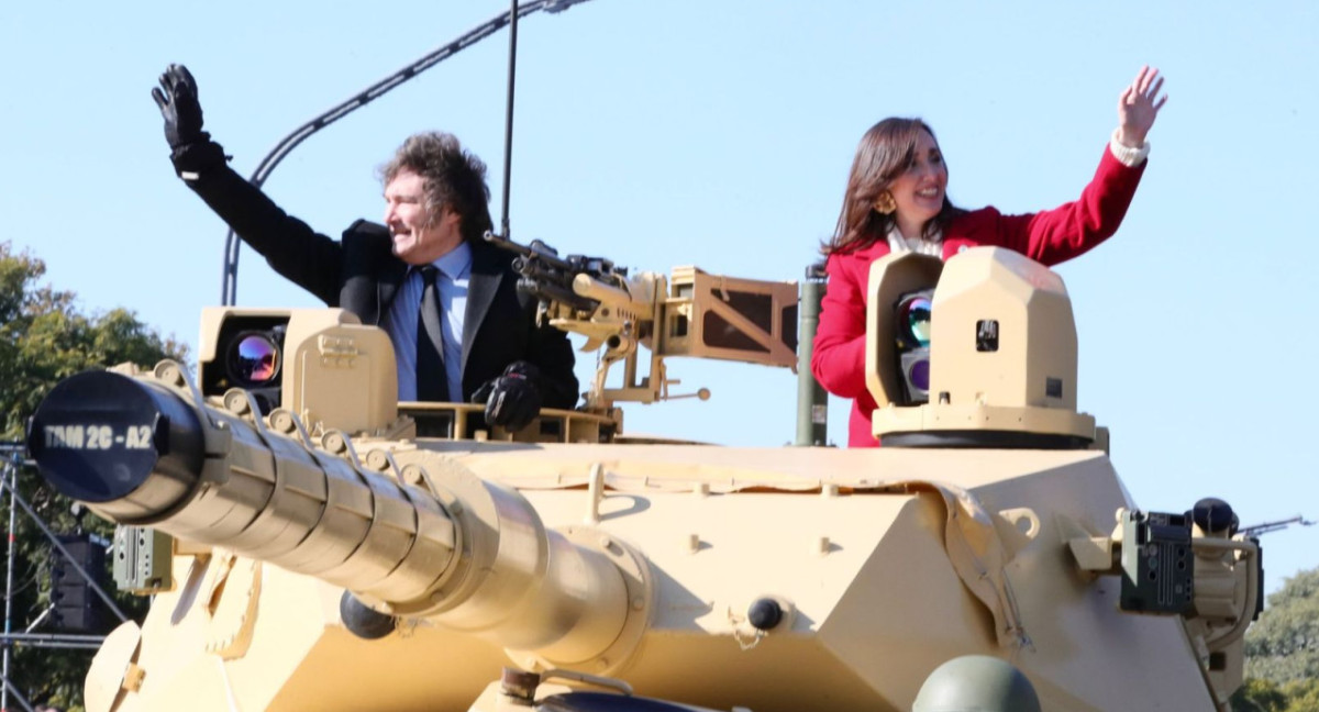 Javier Milei y Victoria Villarruel durante el desfile militar por el 9 de julio. Foto: Presidencia