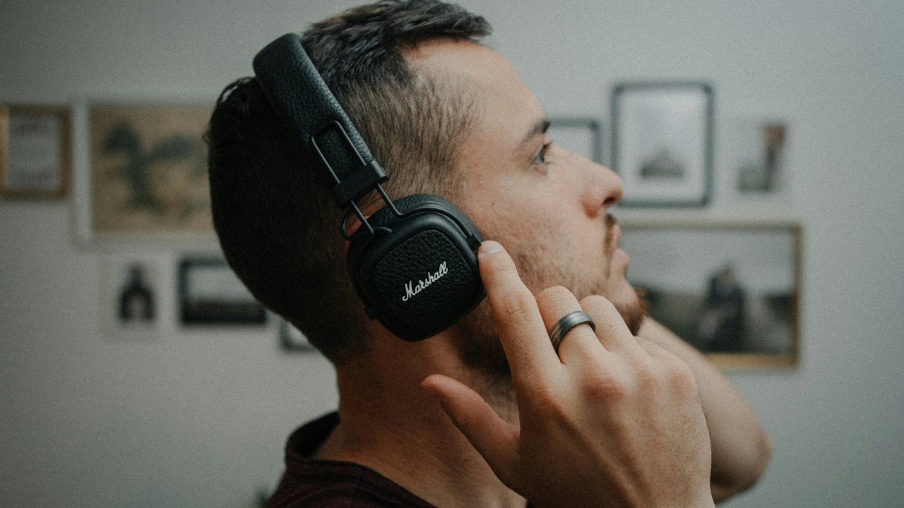 Auriculares, música. Foto Unsplash.