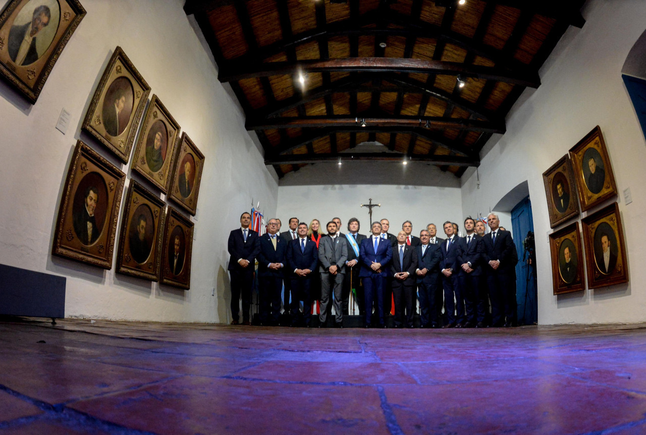 Javier Milei y los gobernadores firmaron el Pacto de Mayo el 9 de julio en Tucumán. Foto: Prensa Presidencia