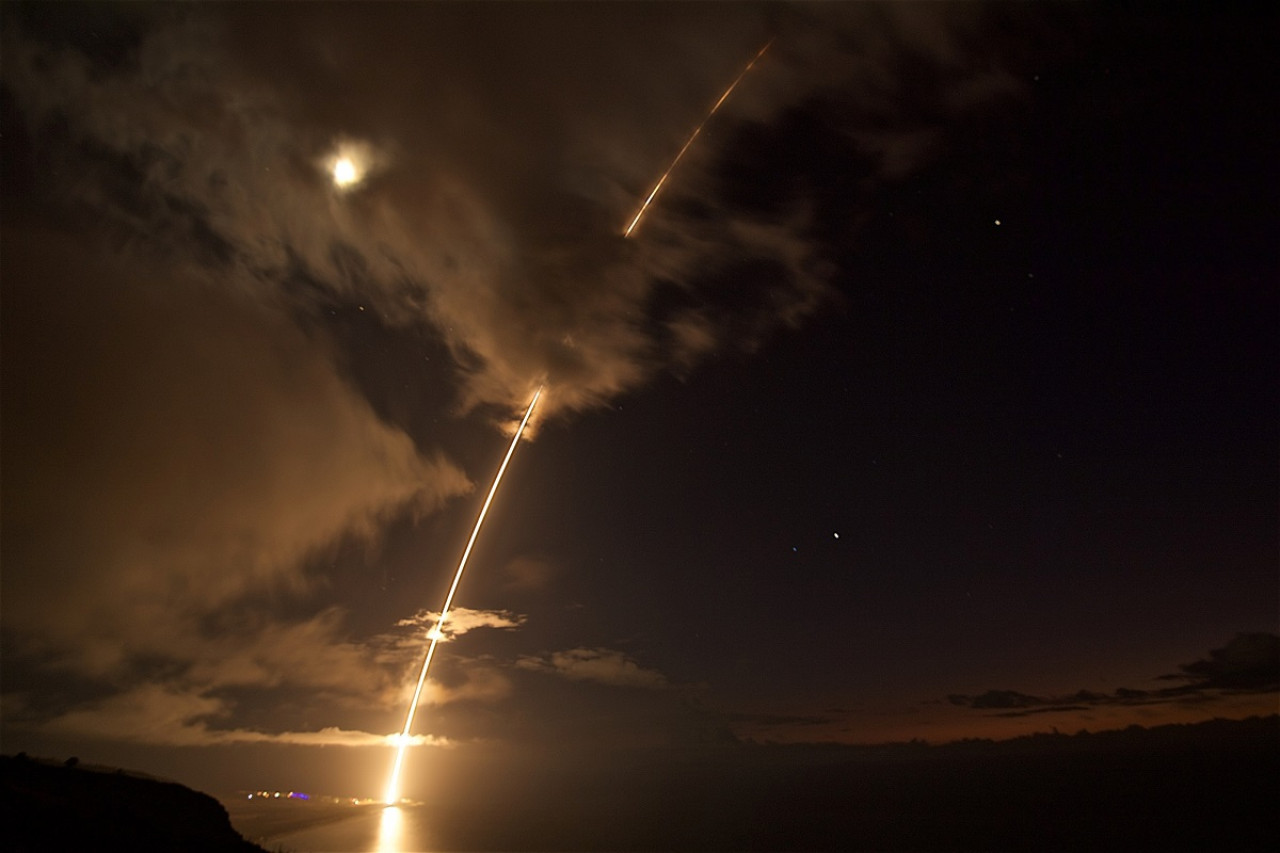 Lanzamiento de misil balístico desde Estados Unidos. Foto: Reuters.