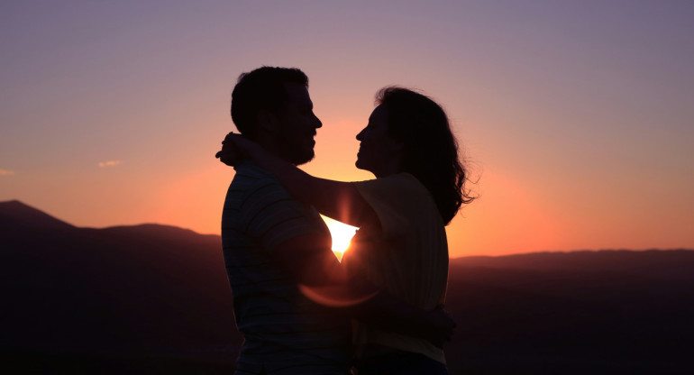 Pareja, amor, vínculo, relación. Foto Unsplash.