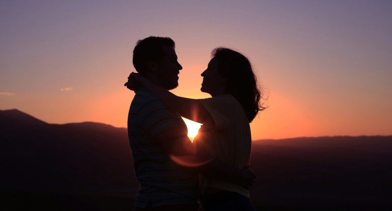 Pareja, amor, vínculo, relación. Foto Unsplash.