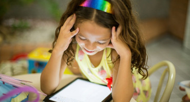 Niños y tecnología. Foto: Unsplash.