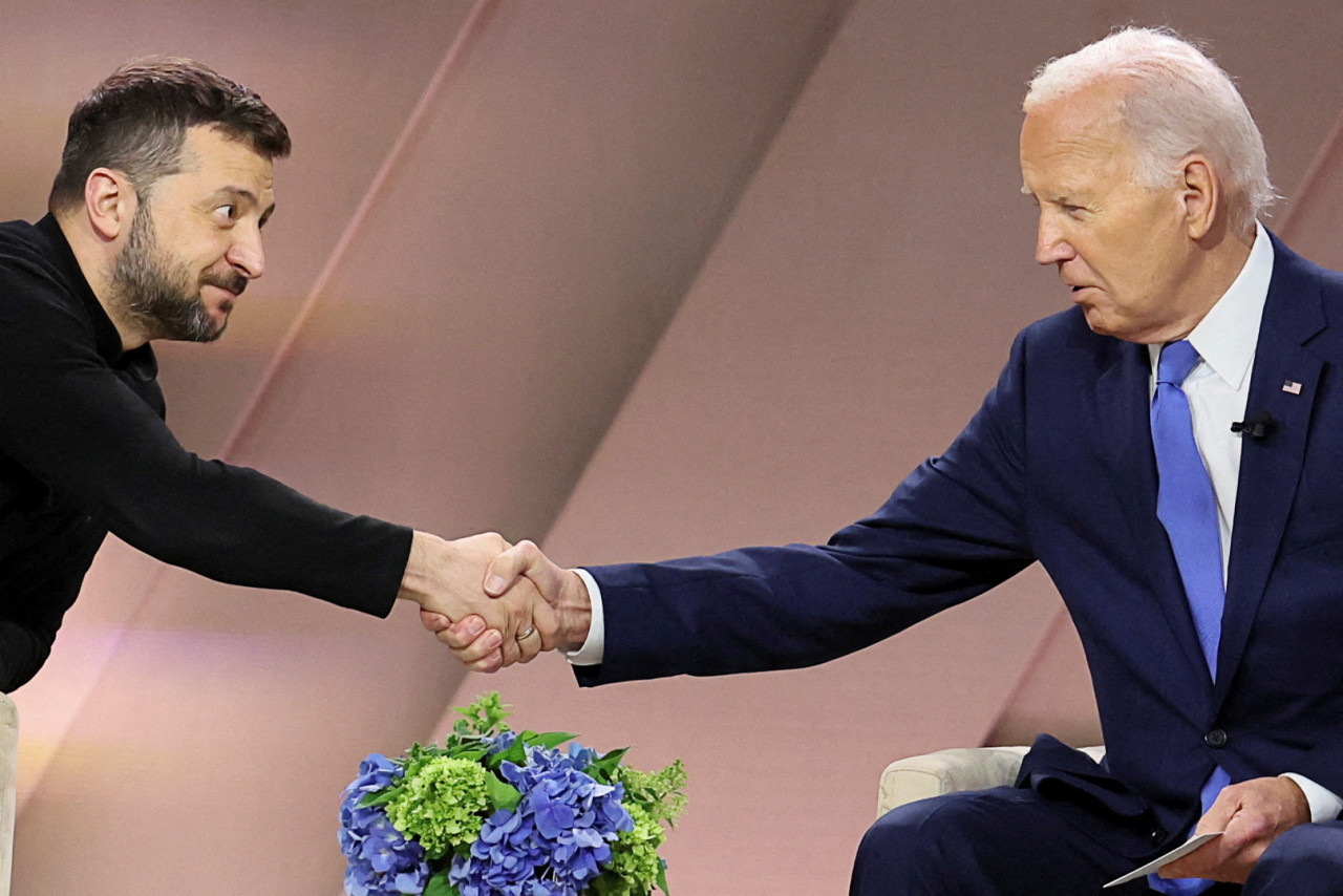 Volodimir Zelenski y Joe Biden. Foto: Reuters.