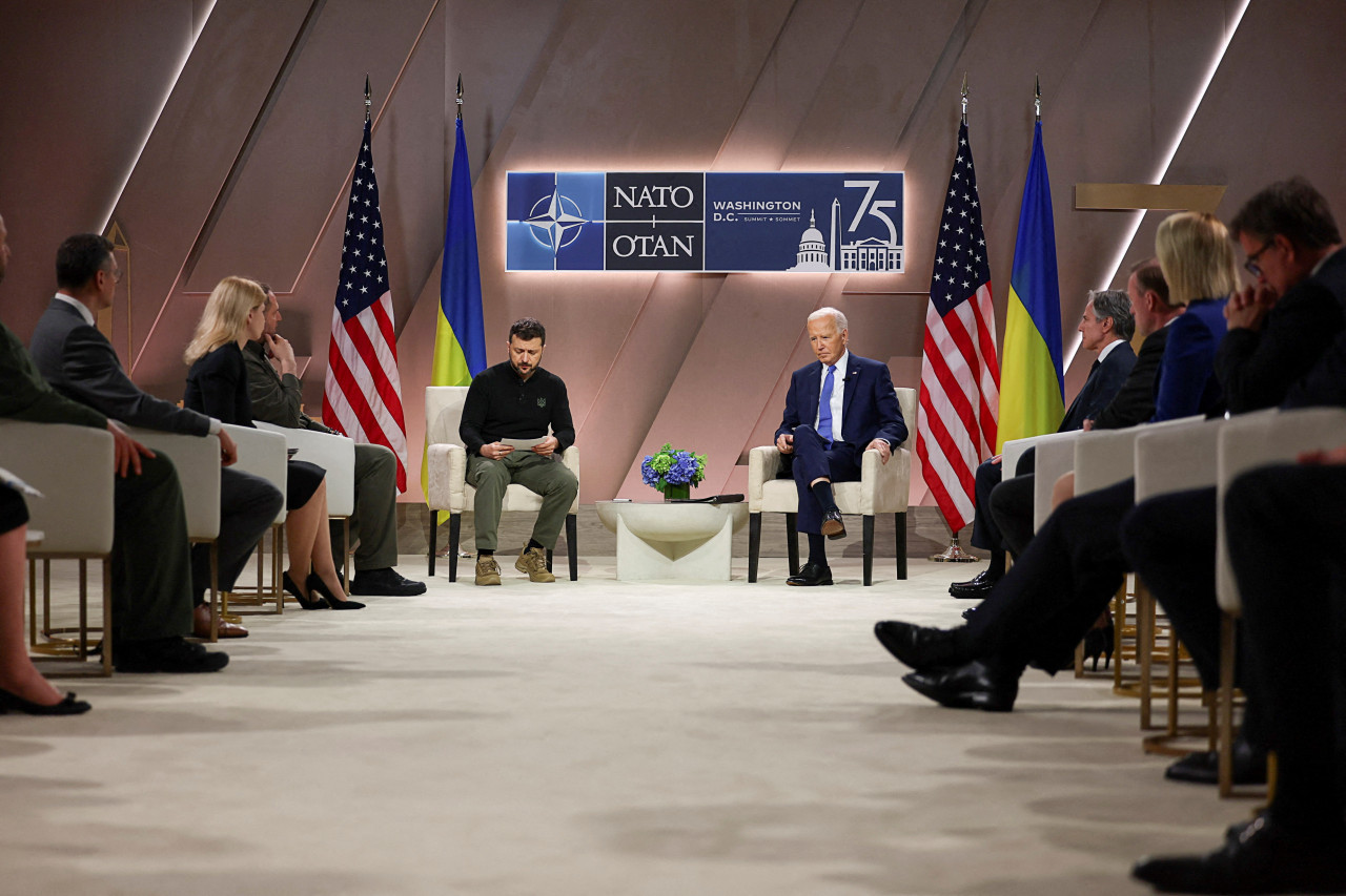 Volodimir Zelenski y Joe Biden. Foto: Reuters.