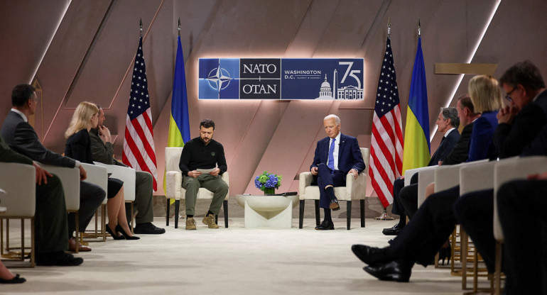 Volodimir Zelenski y Joe Biden. Foto: Reuters.