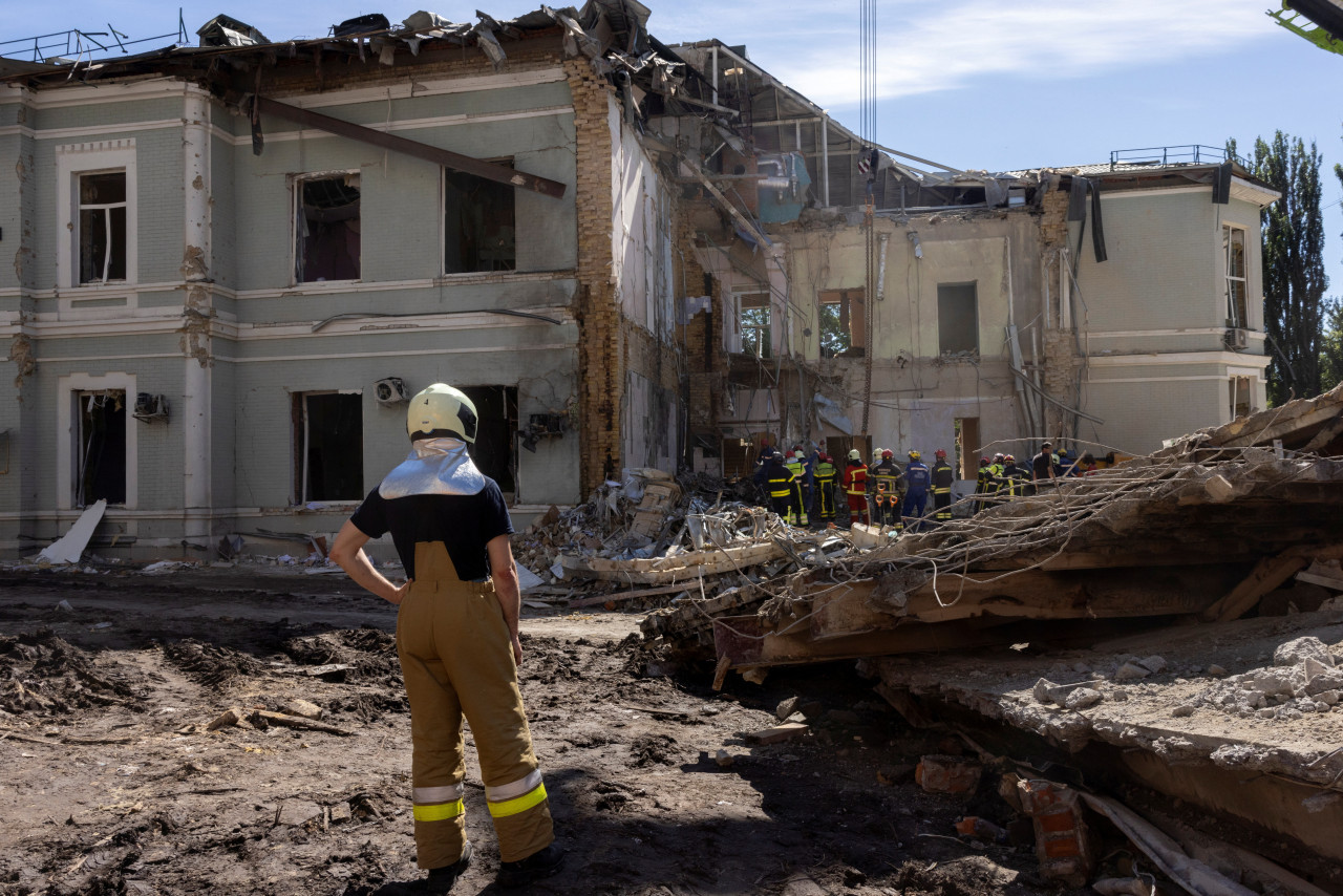 Daños en el hospital infantil en Ucrania que atacó Rusia. Foto: Reuters.