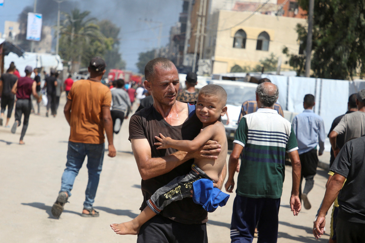 Ataque de Israel en zona humanitaria en Gaza. Foto: REUTERS.