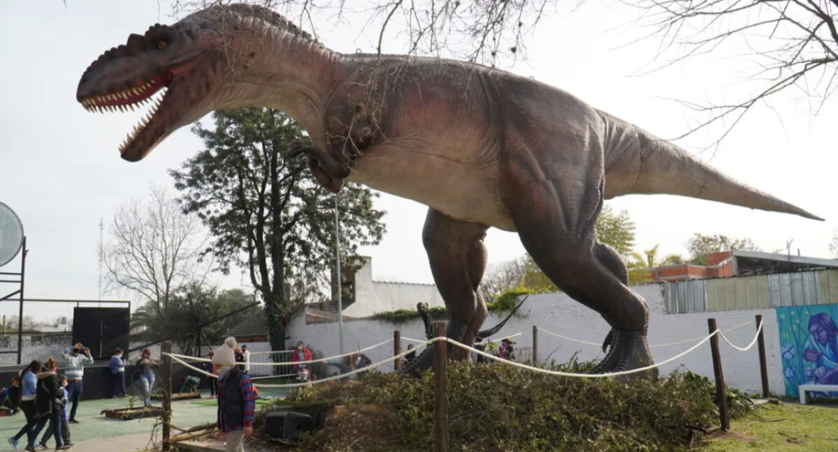 Merlo abrirá un Parque Jurásico.