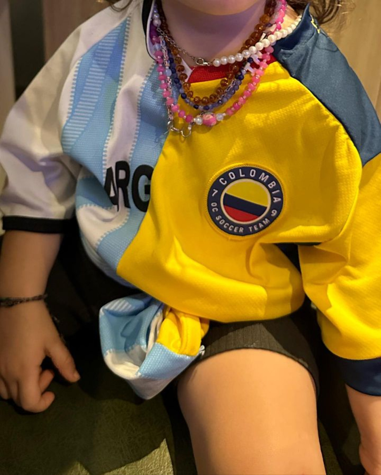 La hija de los cantantes alentó a ambas selecciones. Foto: Instagram/evalunamontaner