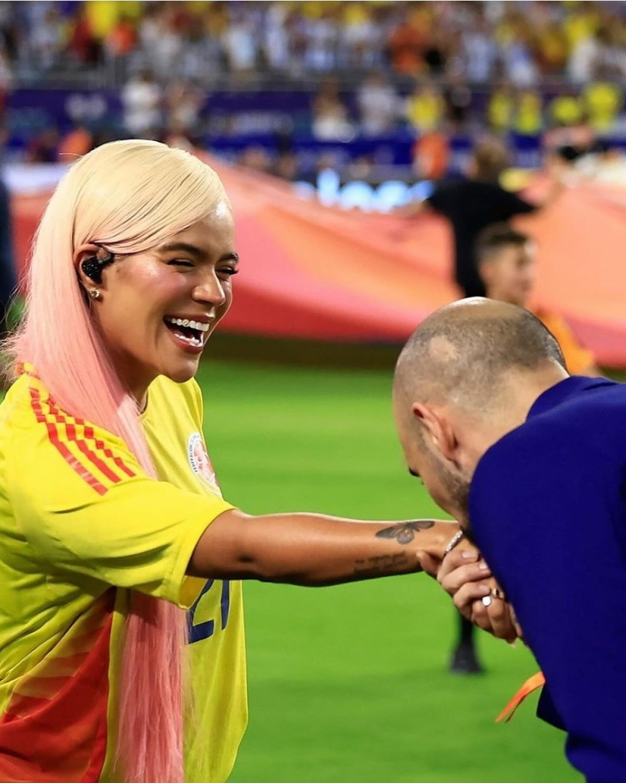 La buena onda entre Karol G y Abel Pintos en la Copa América. Foto: Instagram/abelpintos