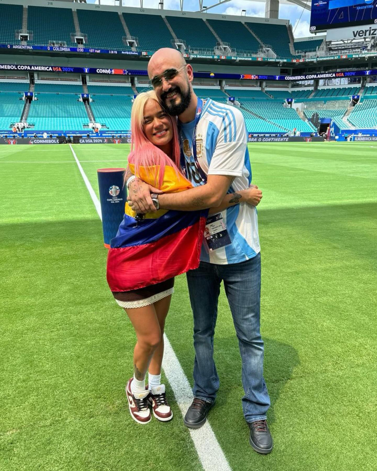 La buena onda entre Karol G y Abel Pintos en la Copa América. Foto: Instagram/abelpintos