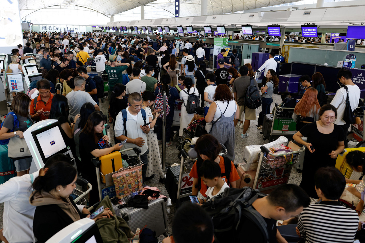 Complicaciones en aerolíneas de todo el mundo por fallo informático de Microsoft. Foto: Reuters.