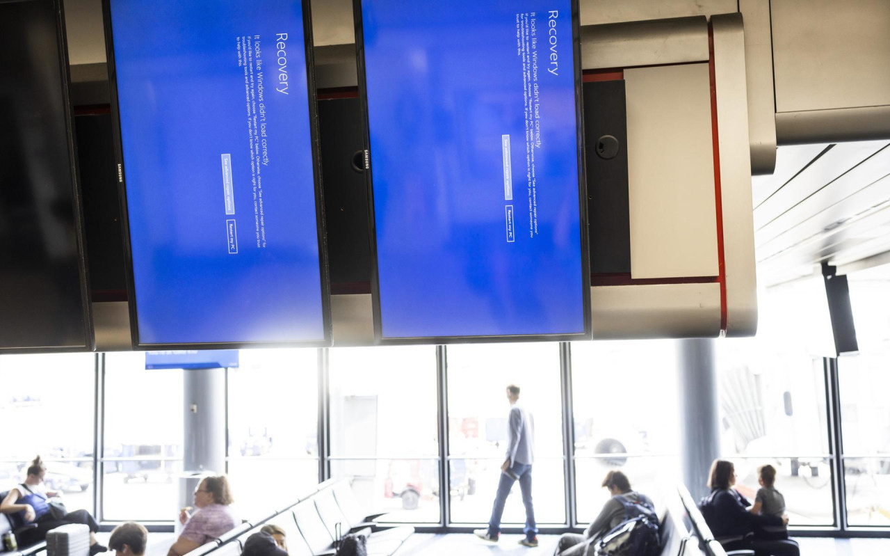 Aeropuertos de todo el mundo colapsados por fallo informático de Microsoft. Foto: EFE