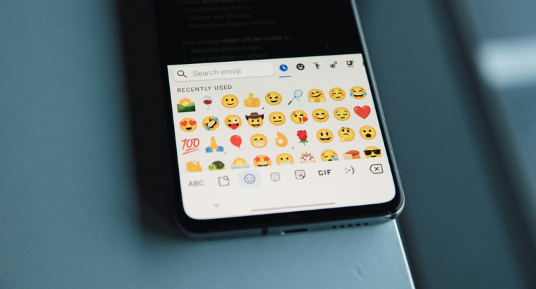 Emojis; WhatsApp. Foto: Unsplash.