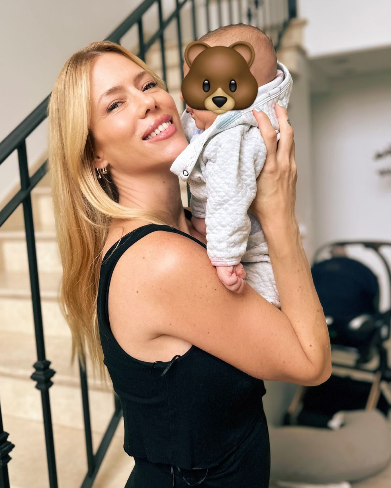 Las fotos que subió Nicole Neumann con su hijo. Foto Instagram.