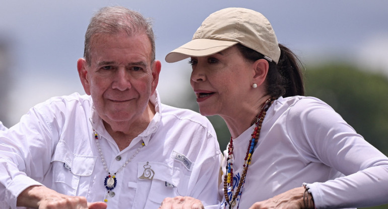 Edmundo Gonzalez y Maria Corina Machado. Foto: Reuters