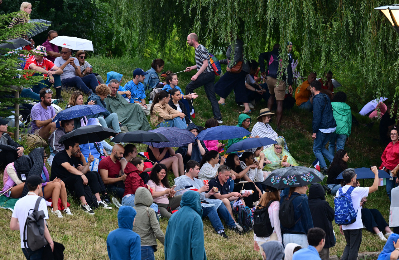 Lluvia en la previa de la inauguración de los Juegos Olímpicos de París 2024. Foto: Reuters.