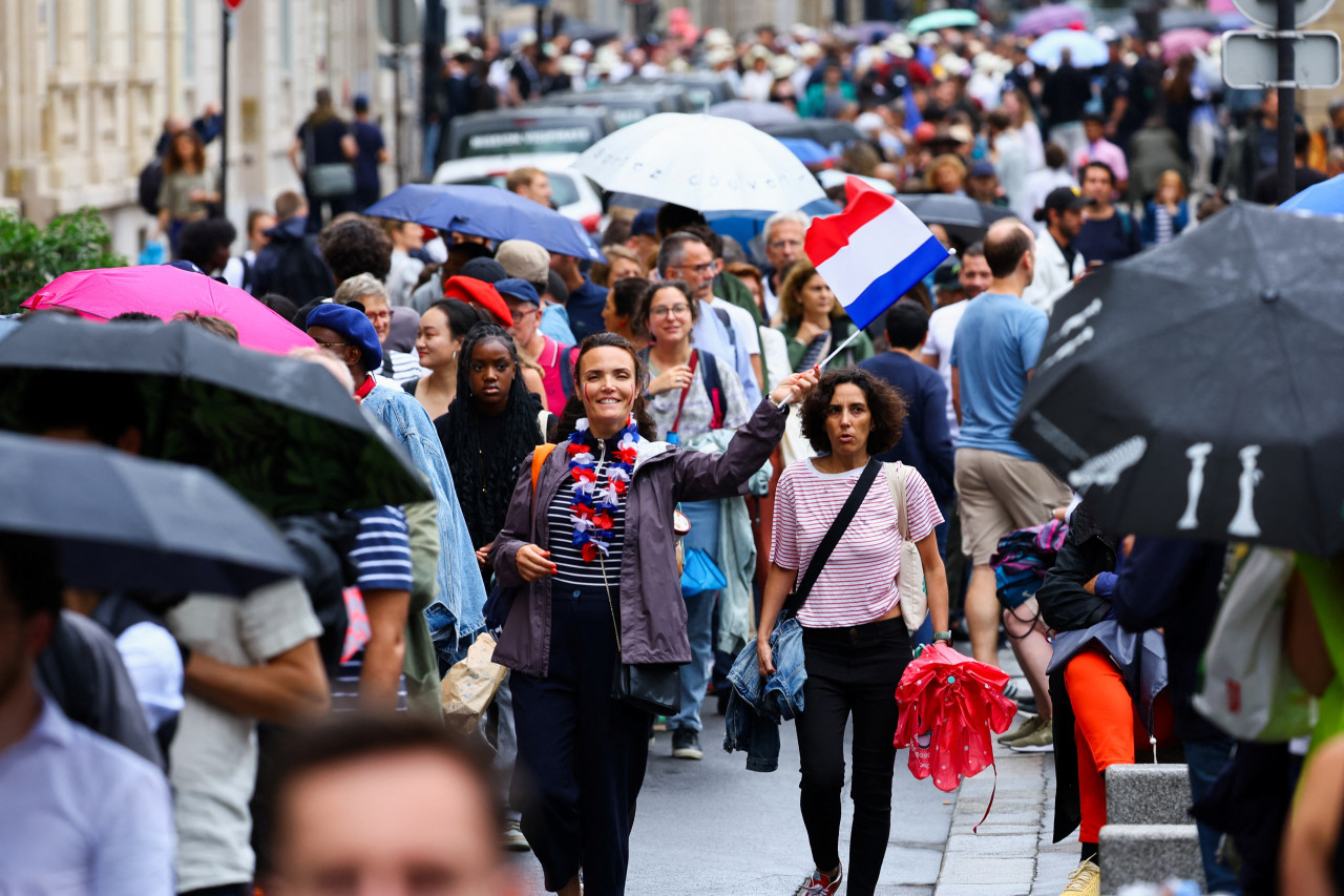 Lluvia en la previa de la inauguración de los Juegos Olímpicos de París 2024. Foto: Reuters.