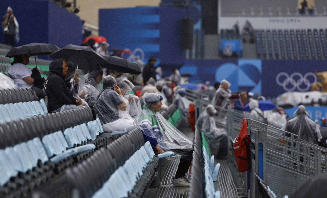 Lluvia en la previa de la inauguración de los Juegos Olímpicos de París 2024. Foto: Reuters.