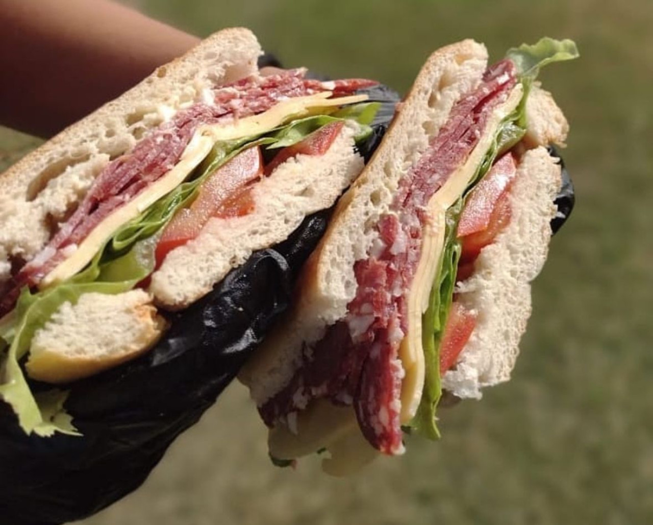 Sándwiches de La Matera. Foto: @lamateralezama