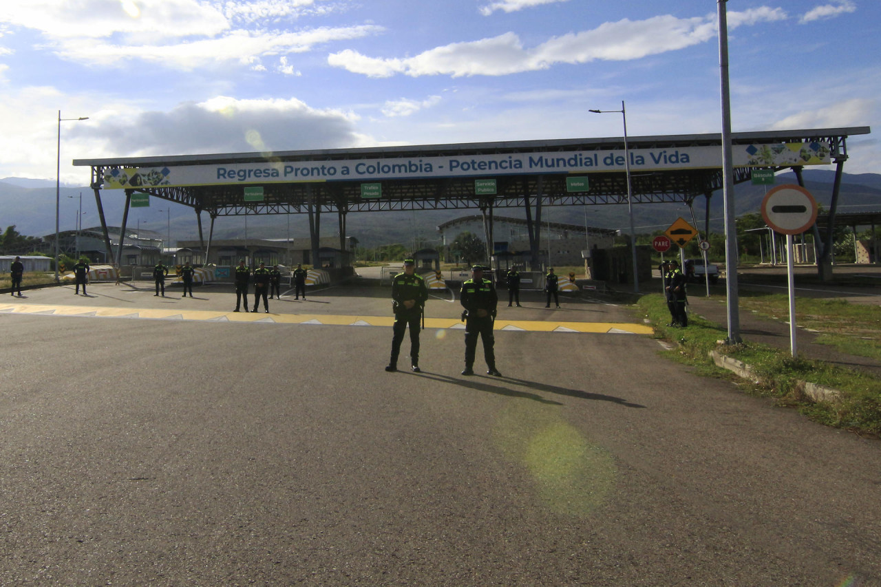 Cierre de la frontera entre Venezuela y Colombia. Foto: EFE.