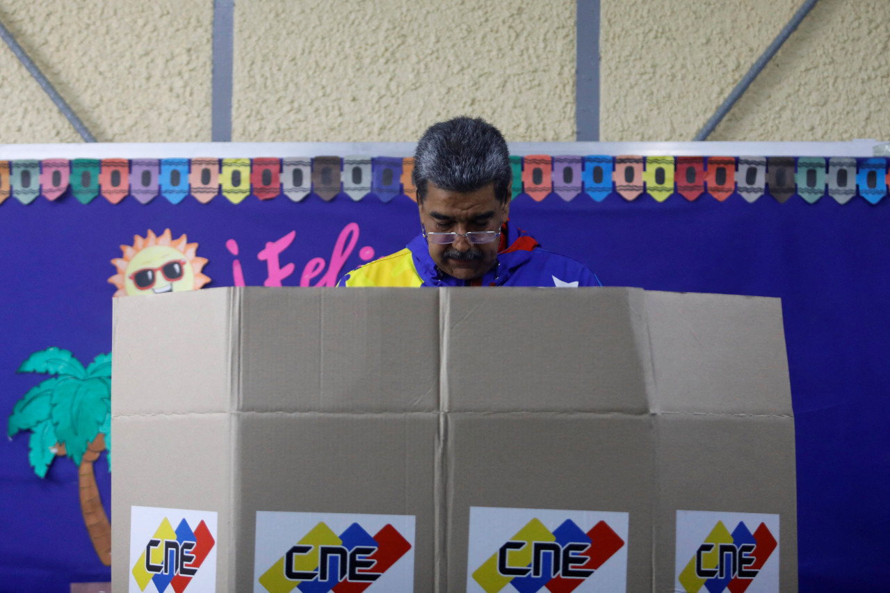 Nicolás Maduro votó en las elecciones de Venezuela. Foto: Reuters.