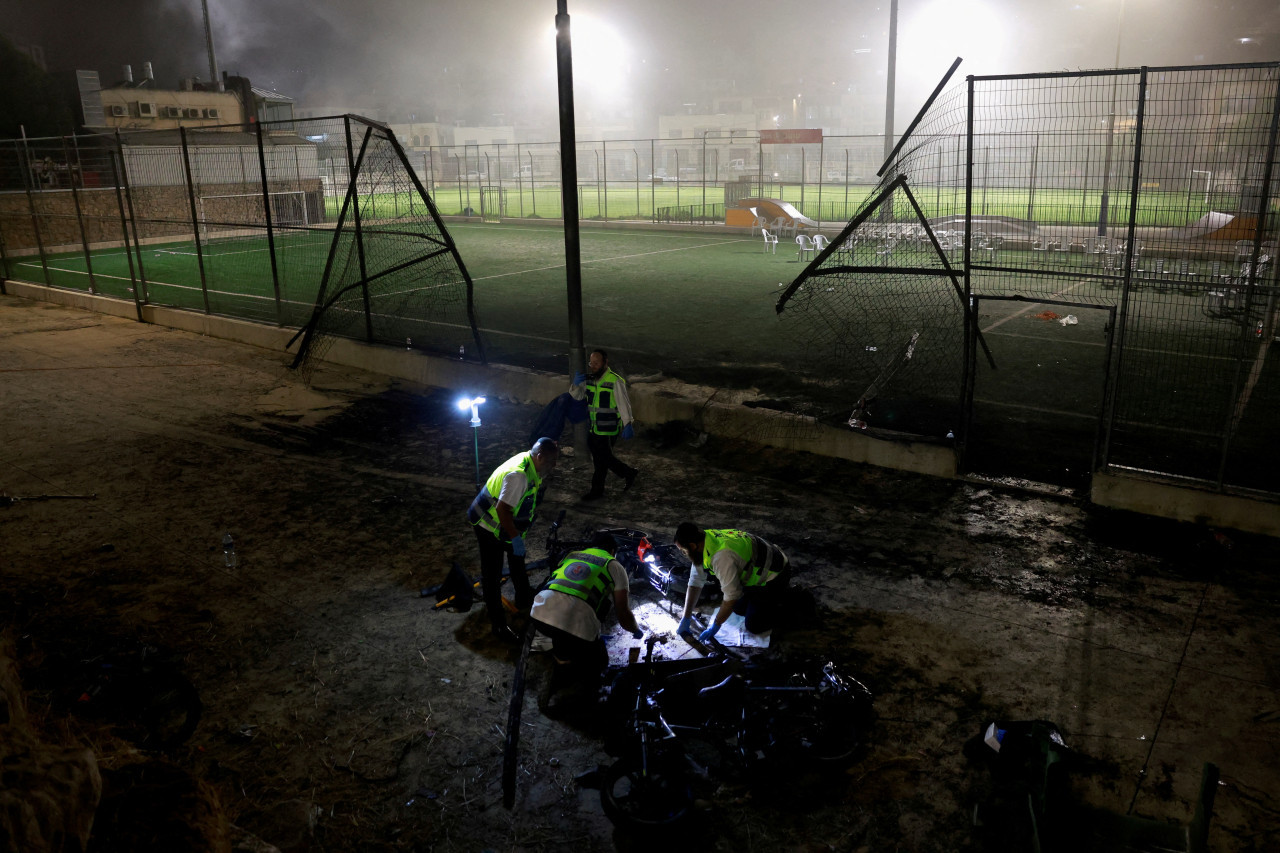 Ataque de Hezbollah contra una cancha de fútbol. Foto: Reuters.