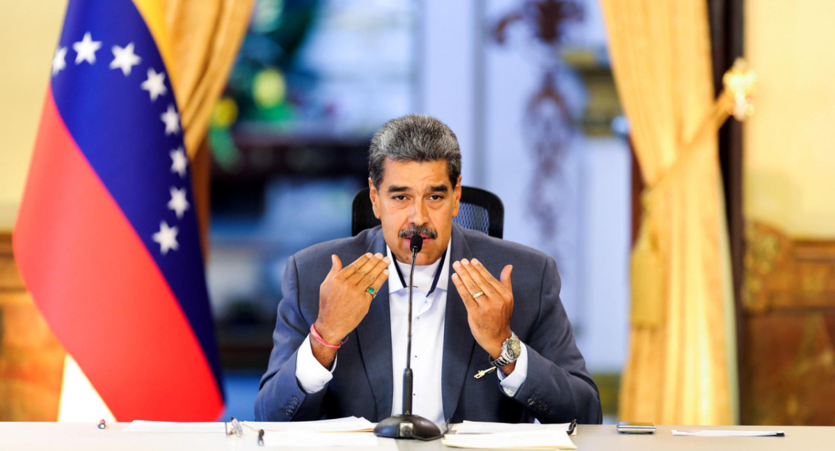 Fotografía cedida por Prensa Miraflores donde se observa al presidente de Venezuela, Nicolás Maduro, durante un Consejo de Defensa de la Nación, en Caracas (Venezuela). EFE