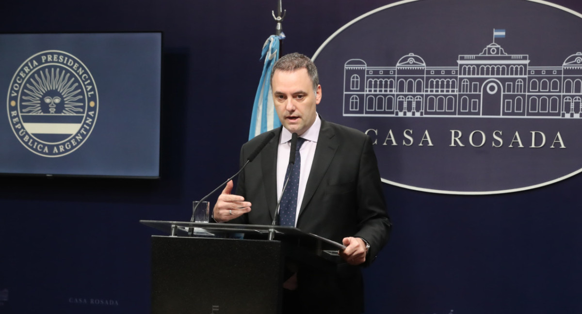 Conferencia de prensa de Manuel Adorni. Foto: Presidencia.