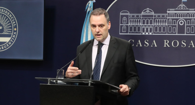 Conferencia de prensa de Manuel Adorni. Foto: Presidencia.