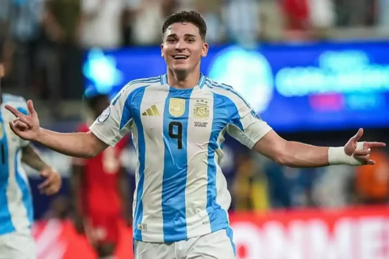 Julián Álvarez en la Selección argentina. Foto: NA.