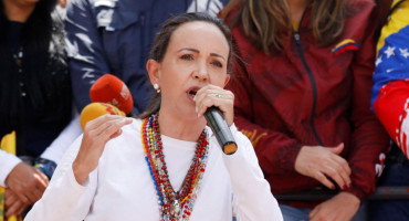 Corina Machado, marcha opositora en Venezuela. Foto: Reuters