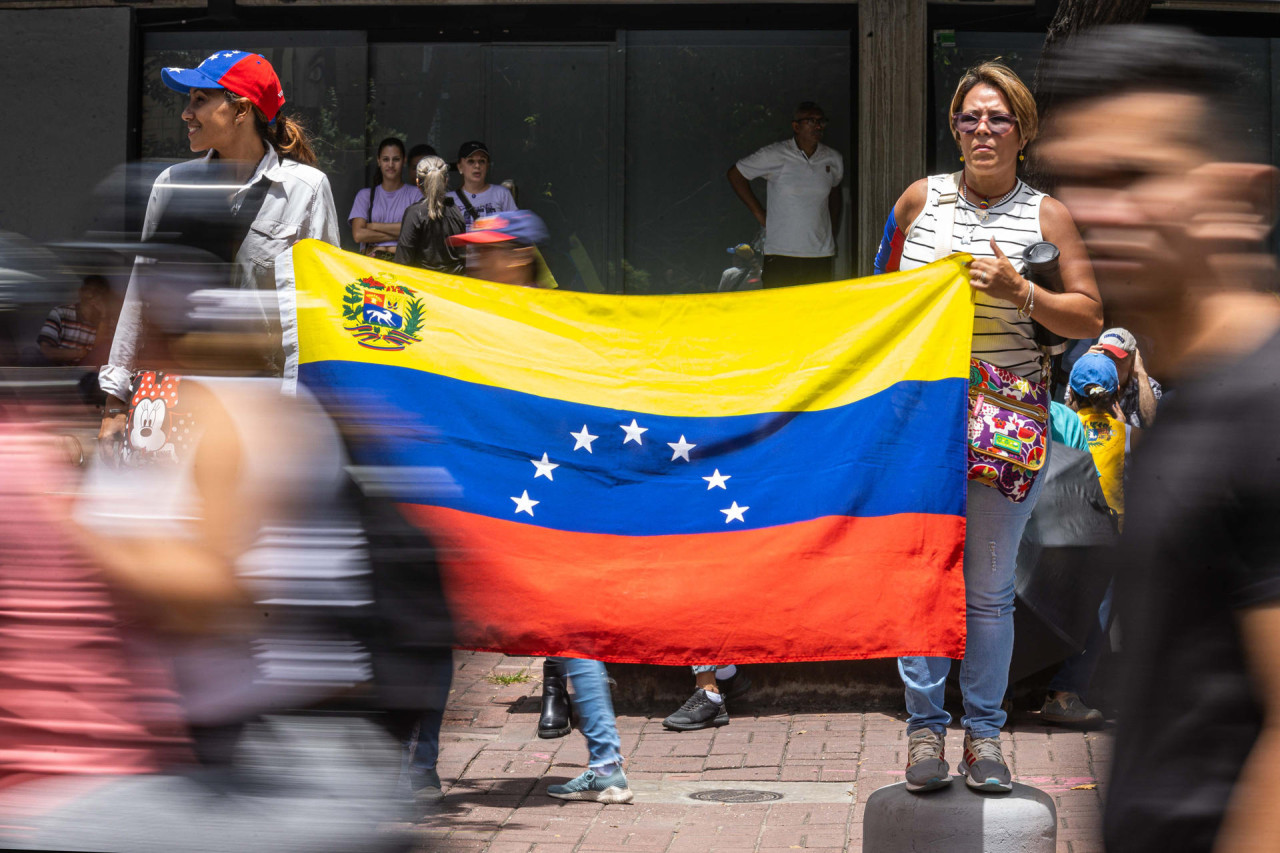 Venezolanos en República Dominicana protestan contra el resultado de las elecciones. Foto: EFE