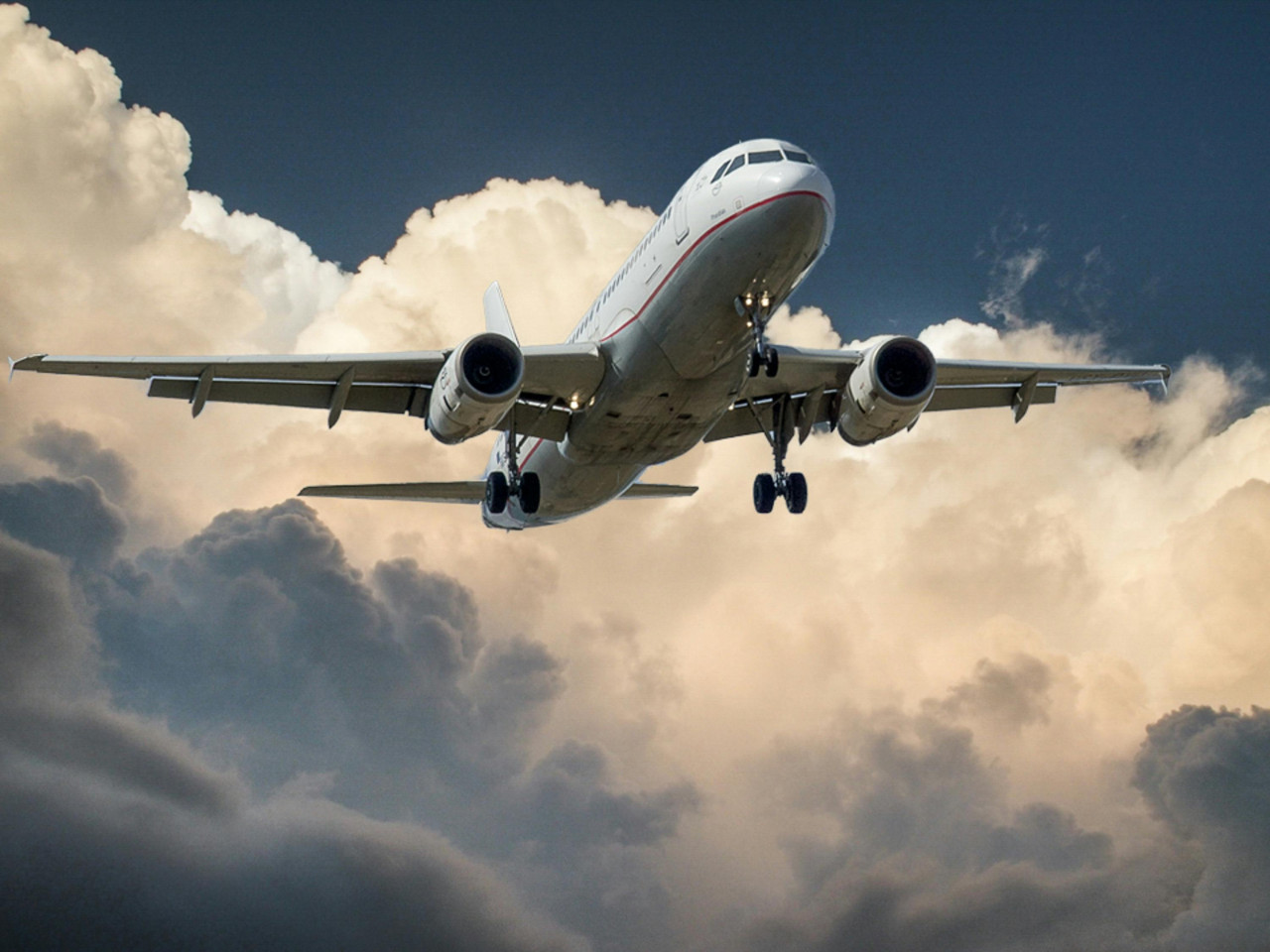 Avión, turbulencia. Foto: Pexels.