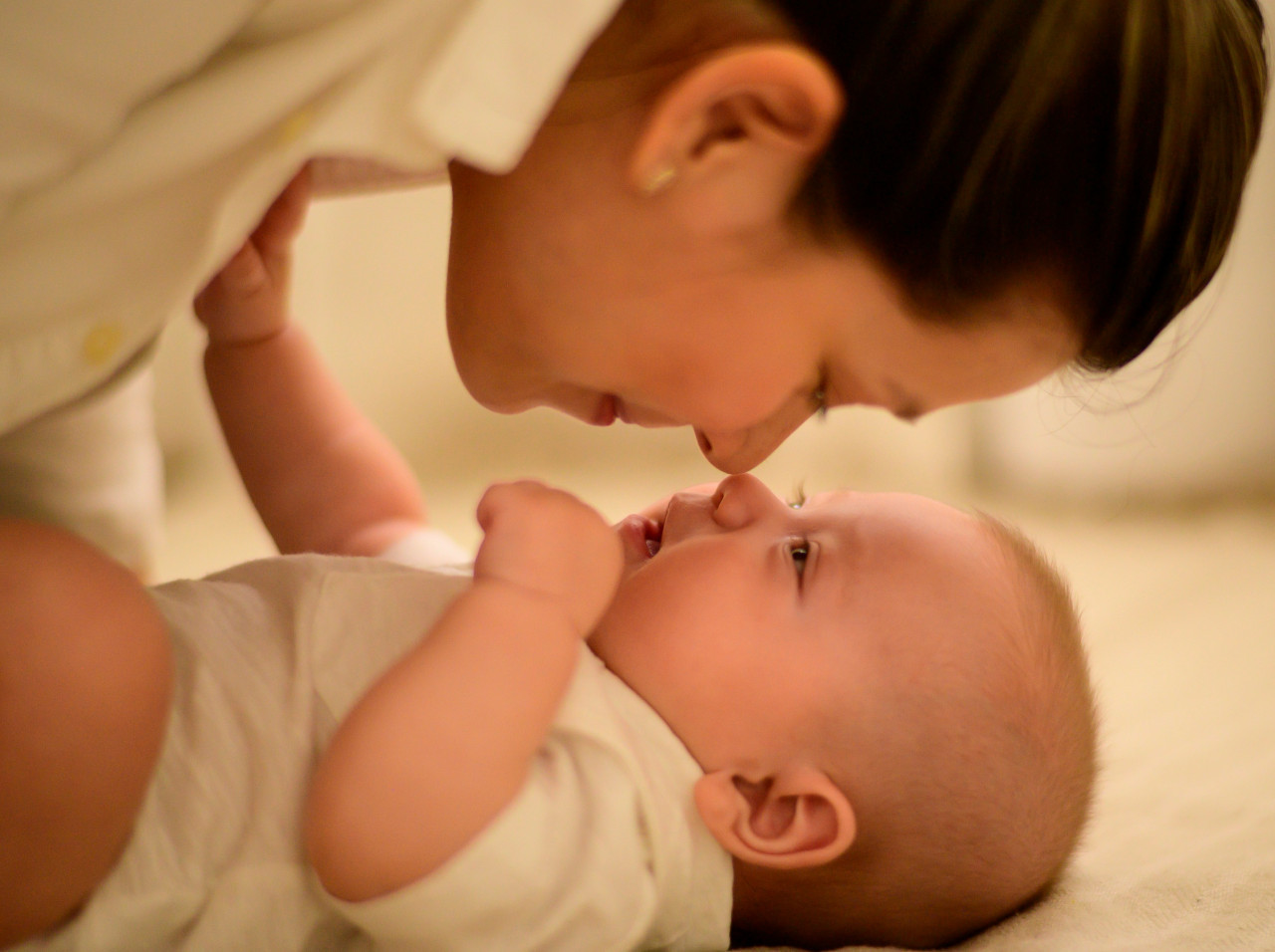 Maternidad, lactancia, bebé, salud. Foto: Unsplash