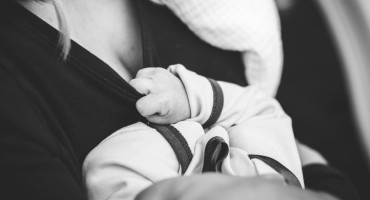 Maternidad, lactancia, bebé, salud. Foto: Unsplash