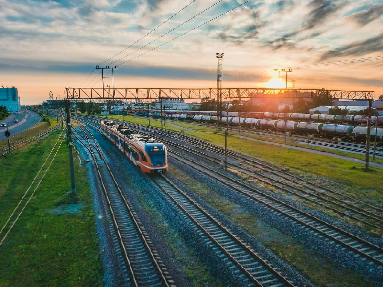 Trenes, viaje, mundo. Foto: Unsplash