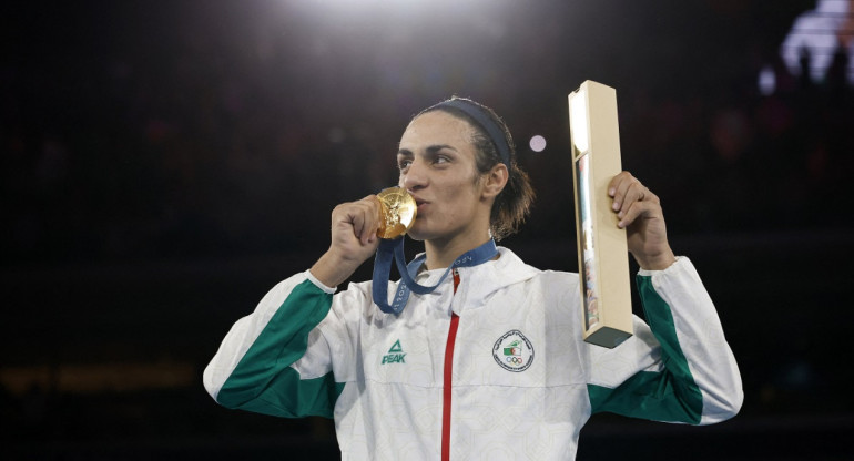 Imane Khelif ganó el oro en los Juegos Olímpicos de París 2024. Foto: Reuters