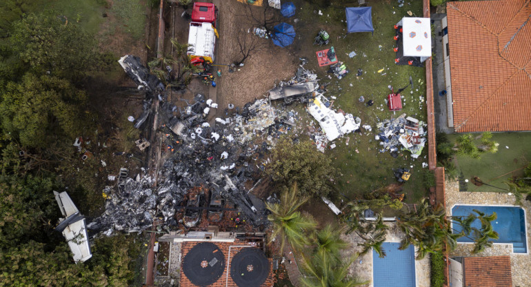 Accidente de un avión en Brasil. Foto: EFE.