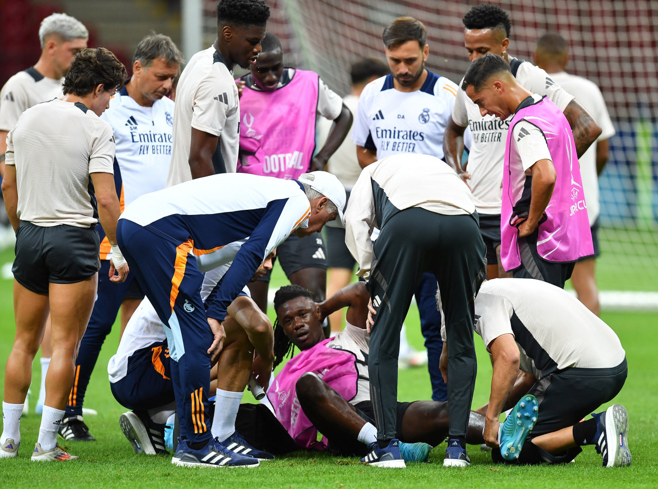 Lesión de Camavinga en el entrenamiento del Real Madrid. Foto: REUTERS.