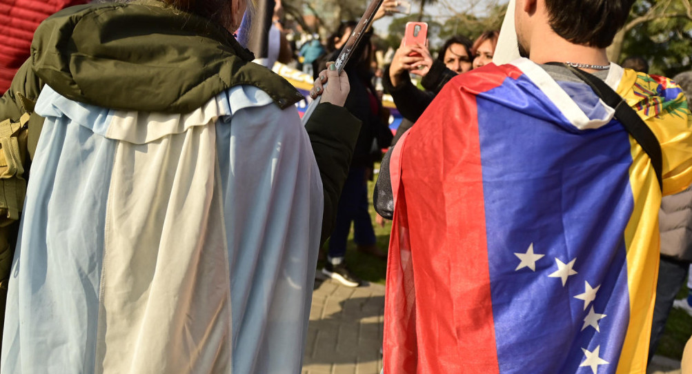 Venezolanos en Argentina protestan contra Maduro y el resultado de las elecciones. Foto: EFE