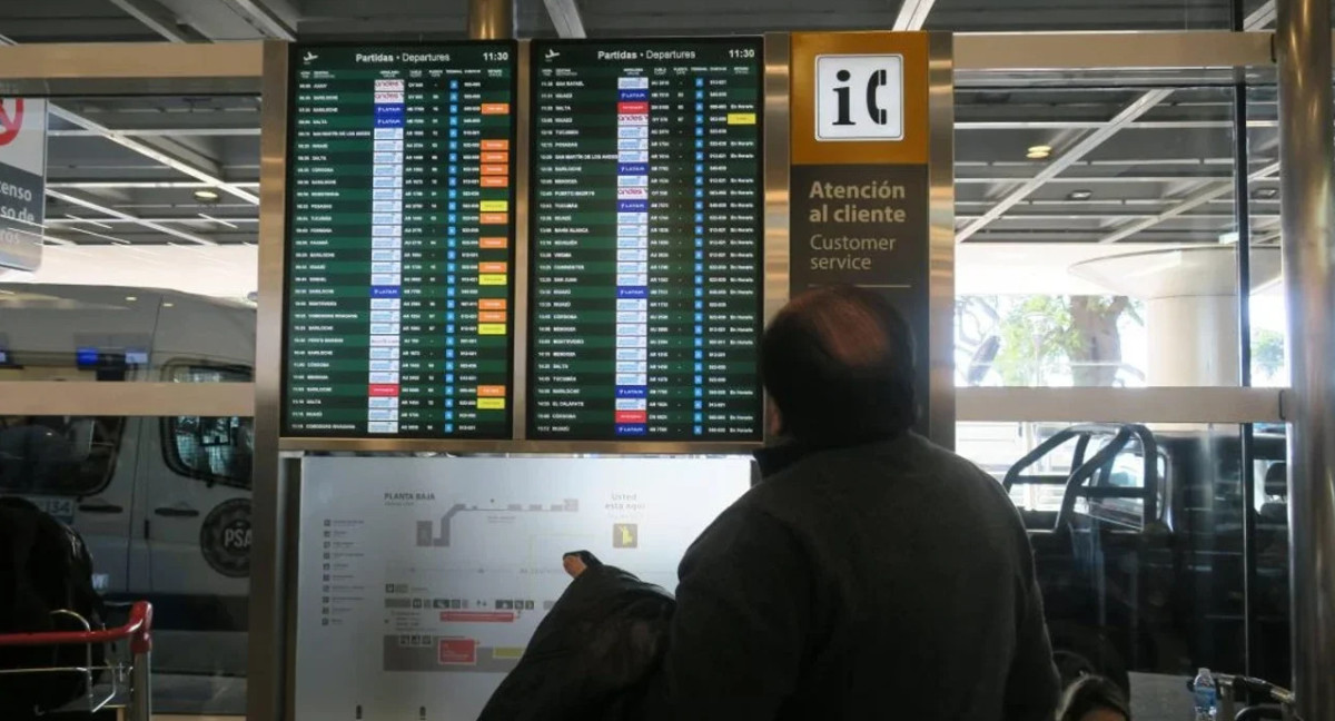 Demoras y cancelaciones de vuelos en Aeroparque. Foto: NA.