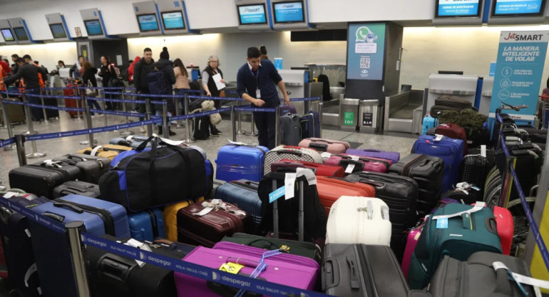 Demoras y cancelaciones de vuelos en Aeroparque. Foto: NA.