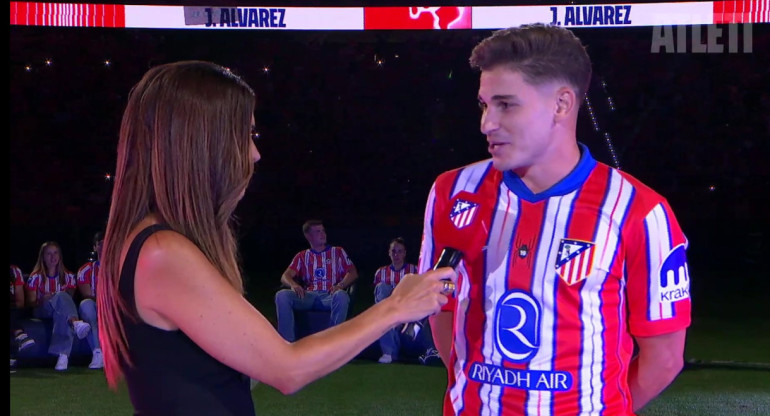 Julián Álvarez en la presentación de los fichajes. Foto: captura video