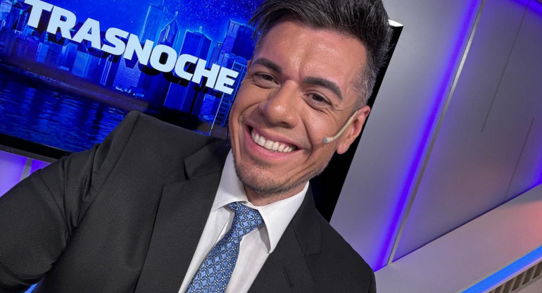 Hector Rossi, conductor de Trasnoche 26, en Canal 26.