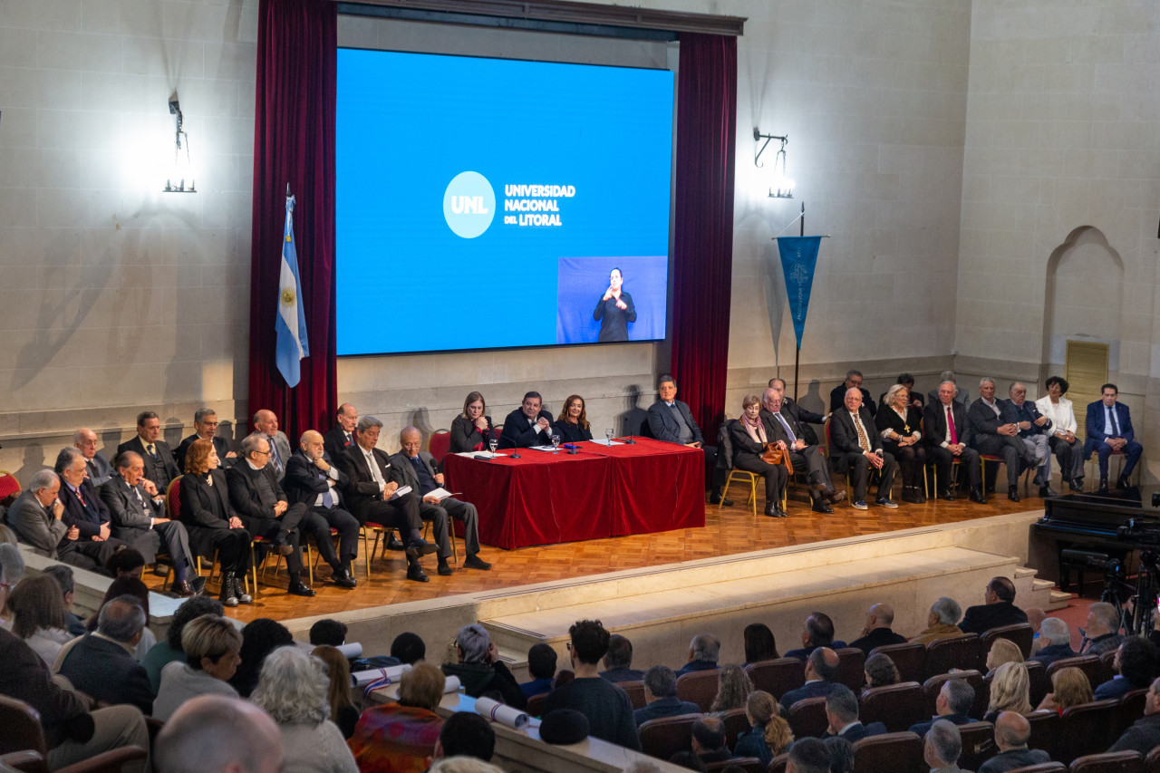 Homenaje a los convencionales constituyentes de 1994, a 30 años de la Reforma Constitucional, en la Universidad Nacional del Litoral. Foto: Prensa