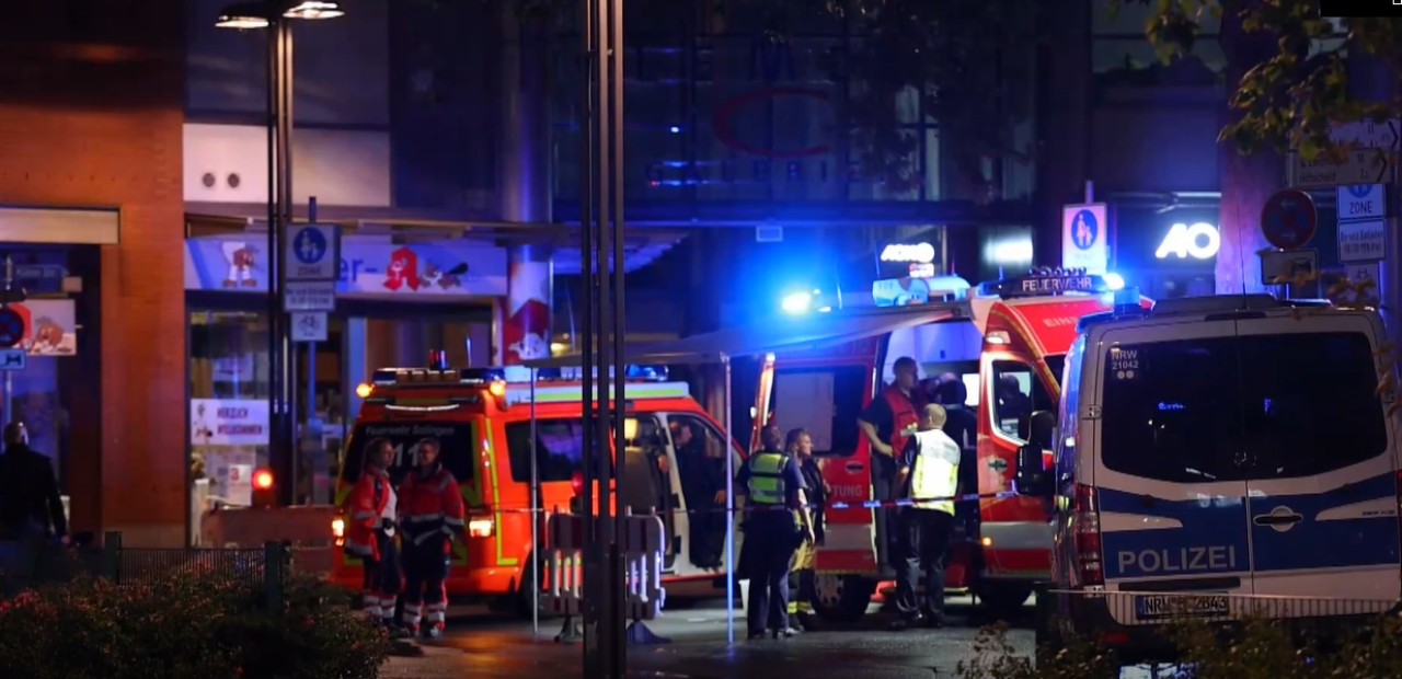 La policía custodiando la zona del ataque en Soligen. Foto: Captura de video.